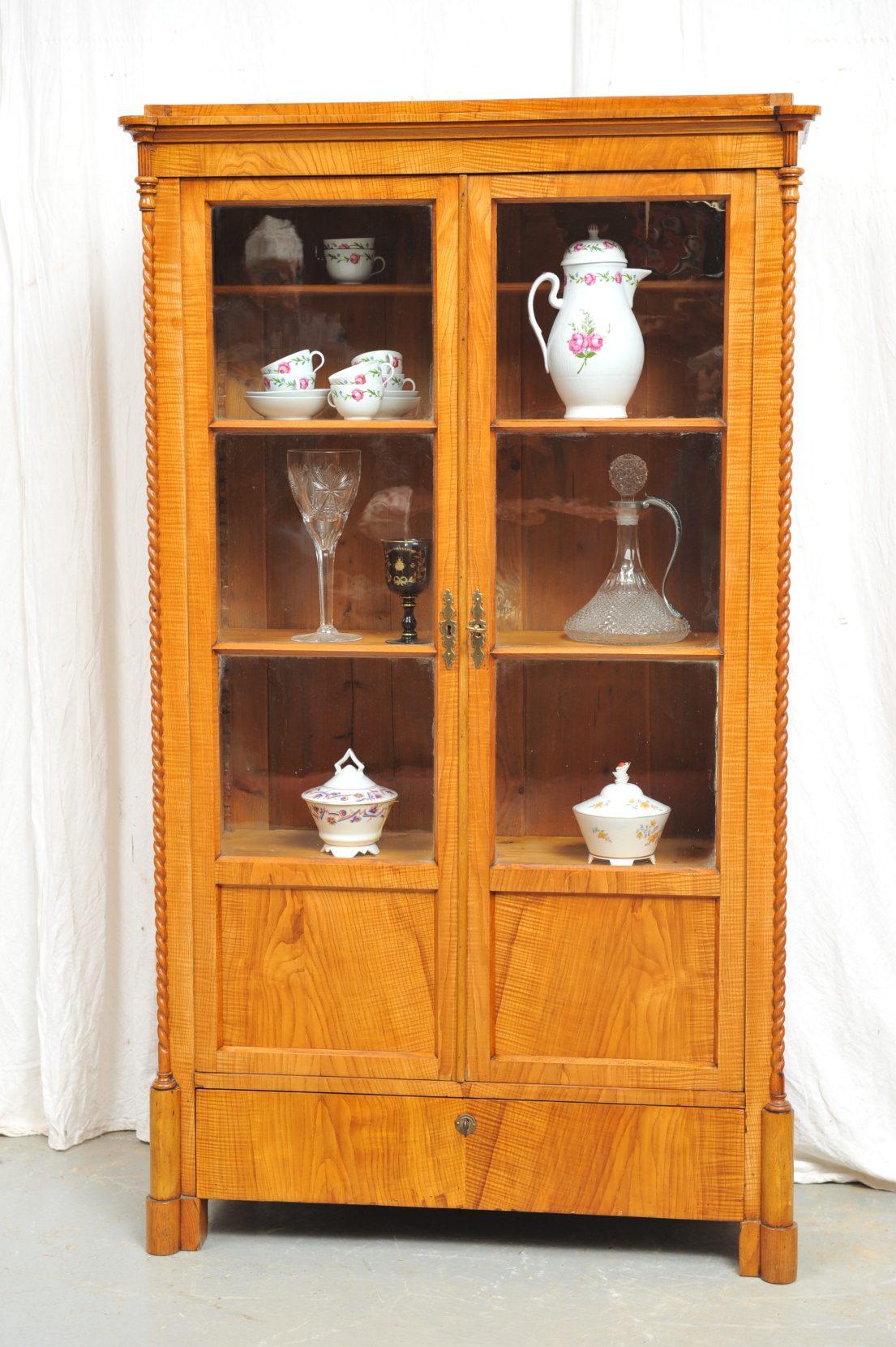 kleiner Biedermeier Bücherschrank Esche