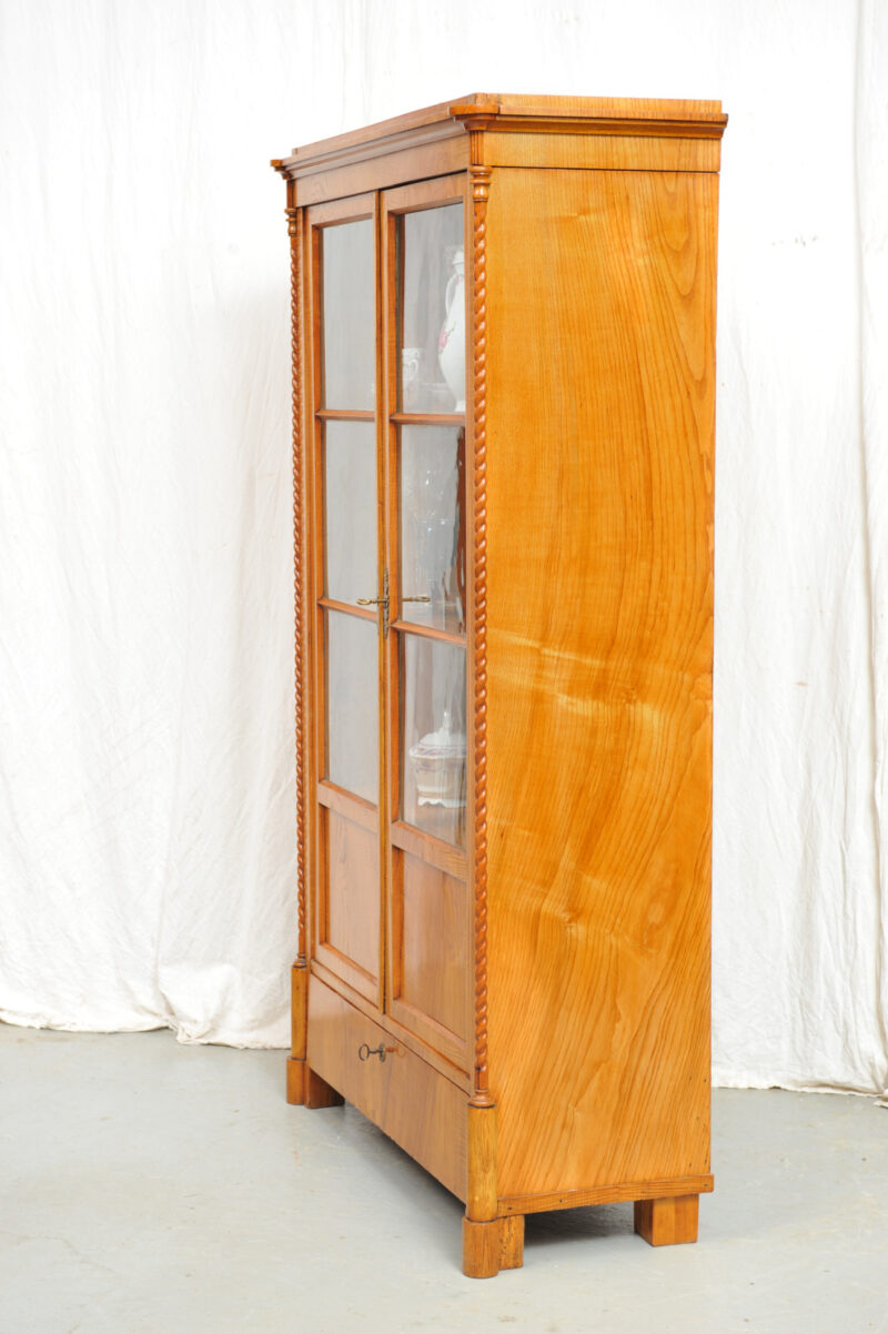 kleiner Biedermeier Bücherschrank Esche