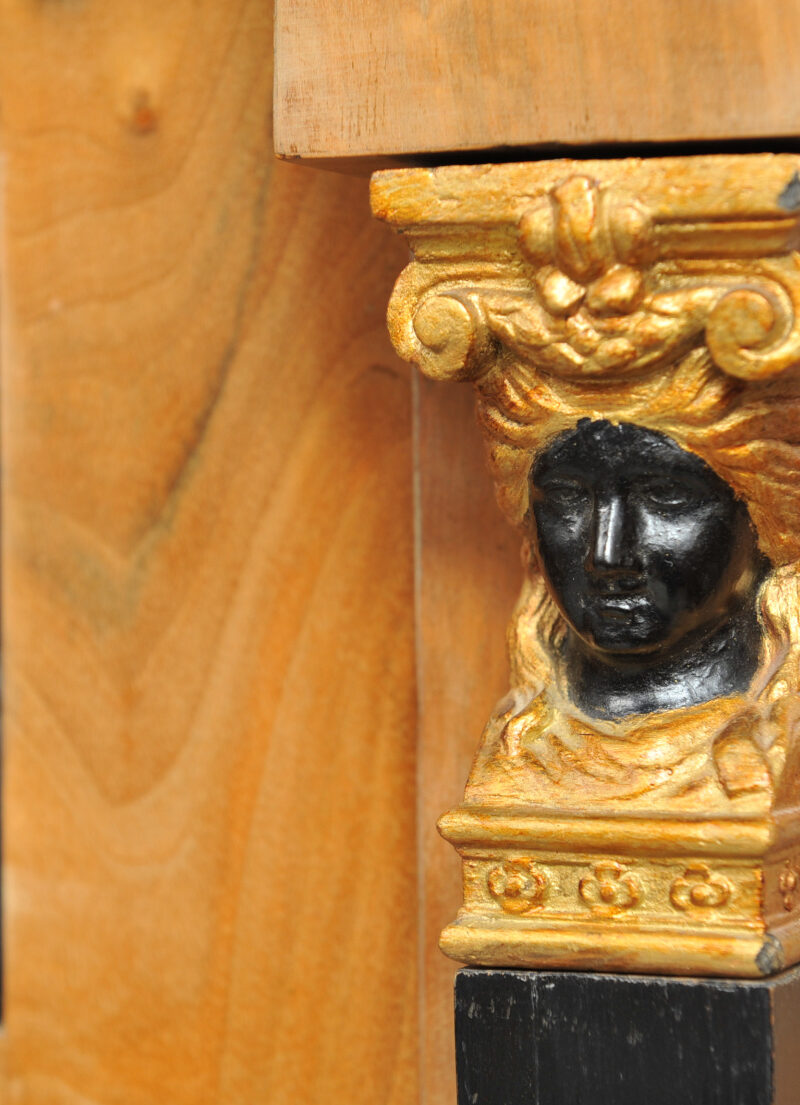 Detail Herrschaftlicher Bibliotheksschrank Wiener Biedermeier